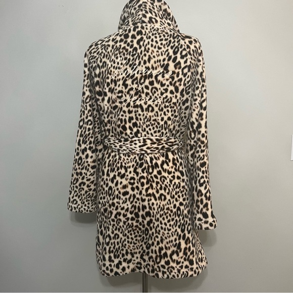 Victoria’s Secret Short Cozy Plush Leopard Robe w/Belt SZ M/L - Picture 3 of 6